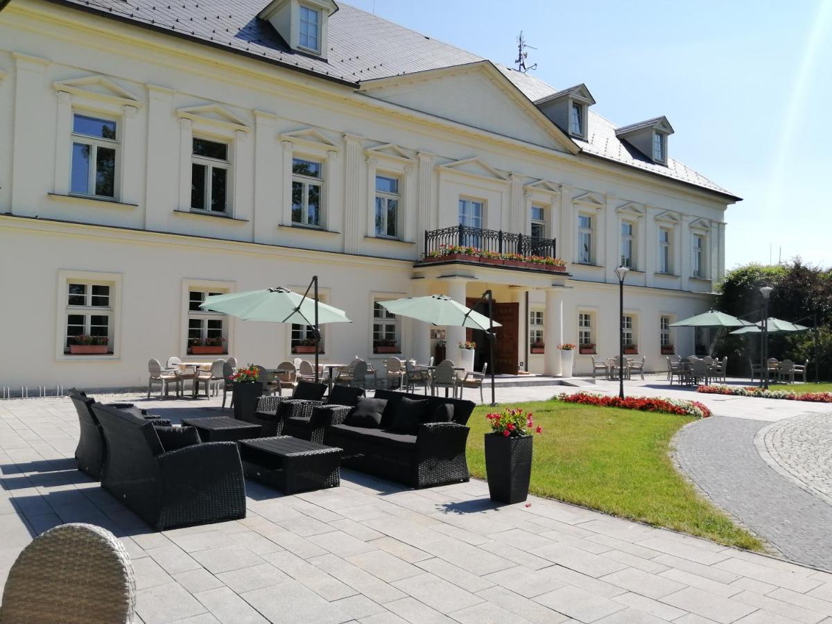 Zamecek Petrovice Hotel