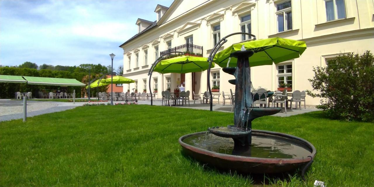 Zamecek Petrovice 4*