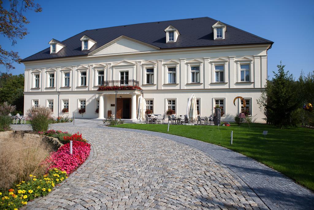 Zamecek Petrovice Hotel