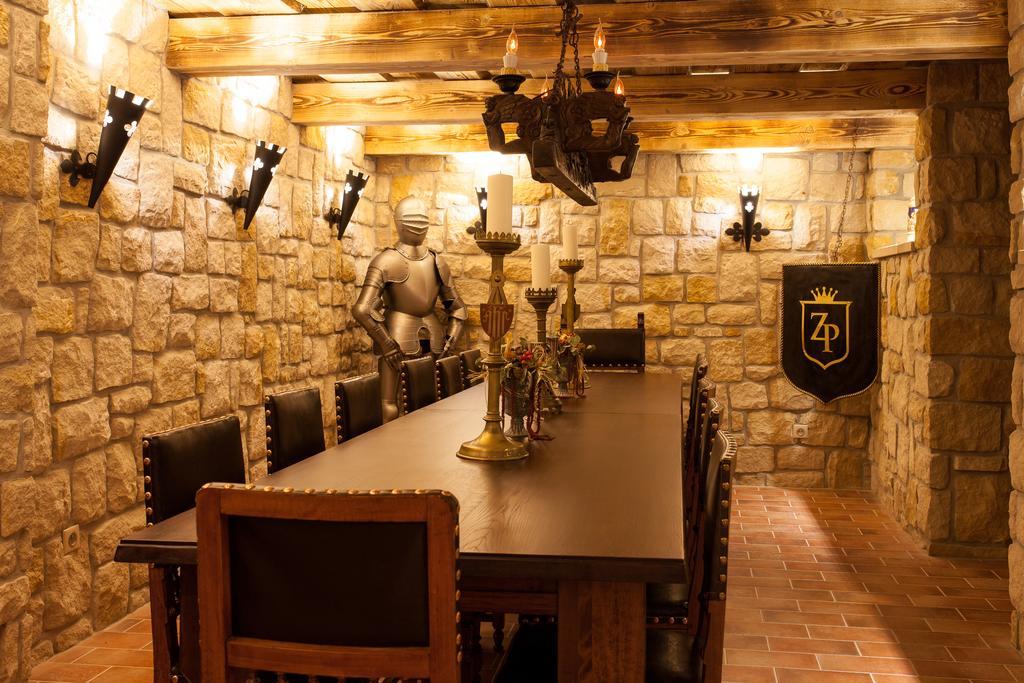 Zamecek Petrovice Hotel 4*